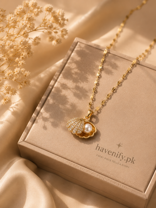 Pearl Shell Pendant Necklace