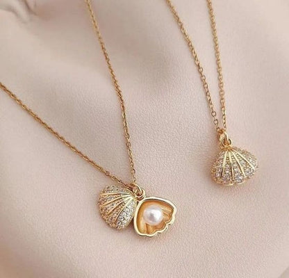 Pearl Shell Pendant Necklace
