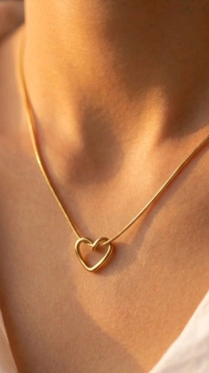 Elegant Heart Pendant Necklace