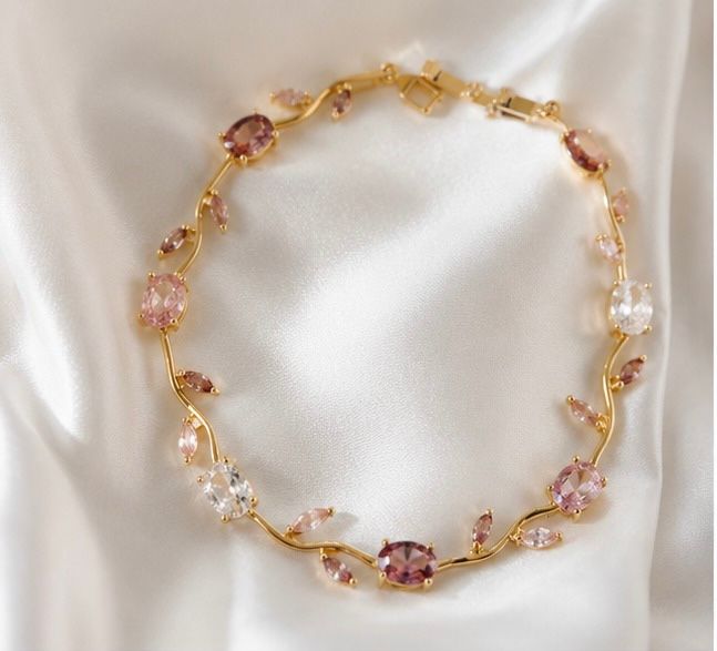 Elegant Repanzul Bracelet – Gold & Silver